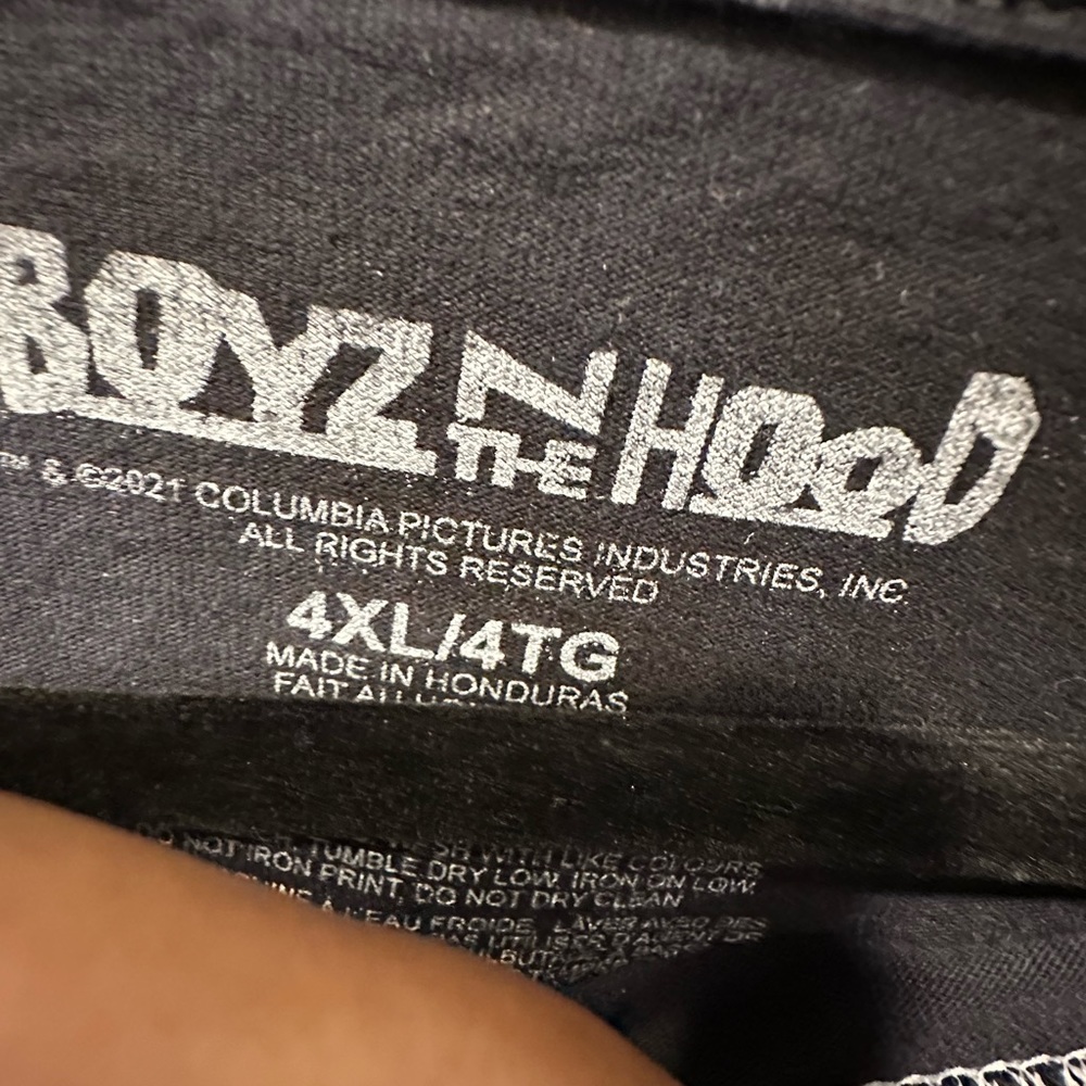Graphic tees - Picture 6 of 16